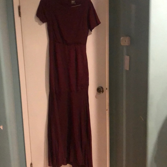 ASOS floor length backless burgundy dress - Picture 4 of 5